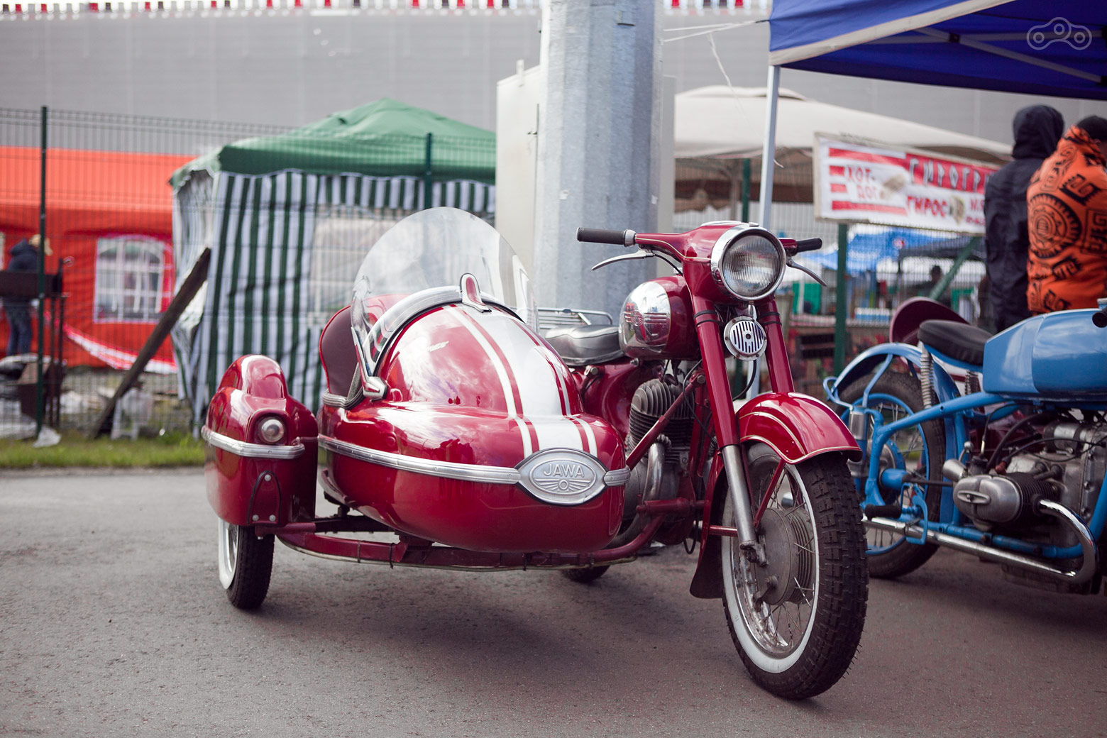 Классический мотоцикл JAWA (Ява) с коляской на фестивале MotoClassics