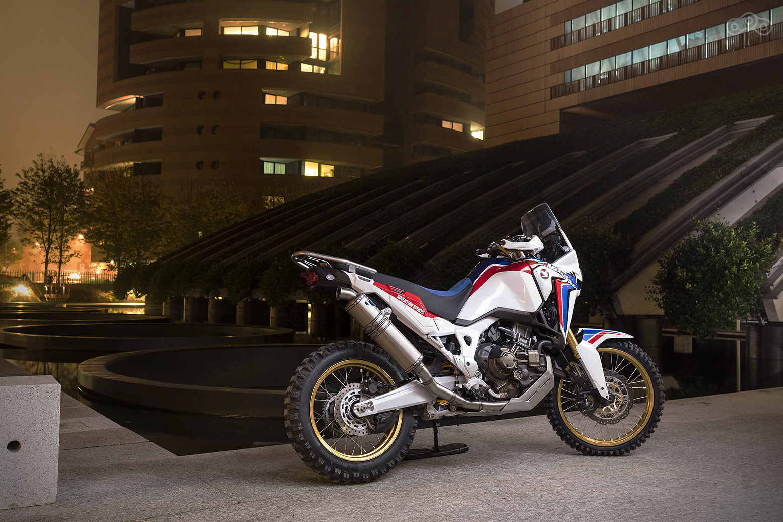 Концпет раллийного мотоцикла Honda Africa Twin Adventure Sports