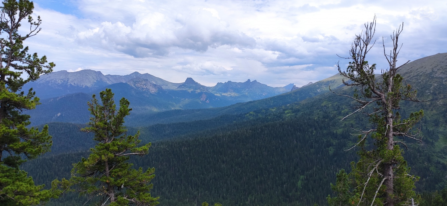 Спящий Саян,вид с полки
