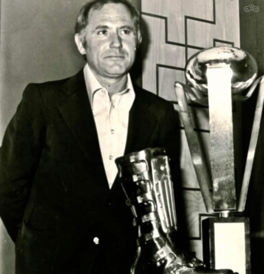 Первые мотоботы Alpinestars были представлены в 1965 году, и в них был ряд инноваций: стальная защита голени и система пряжек вместо шнурков.