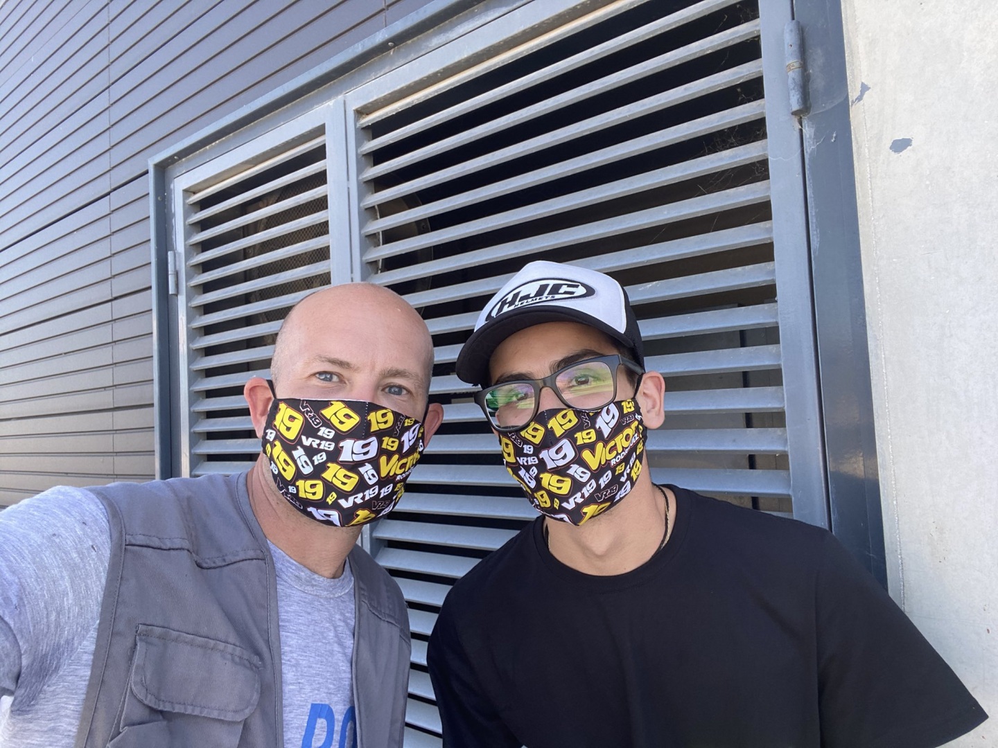 Виктор Родригес Нуньес (справа)