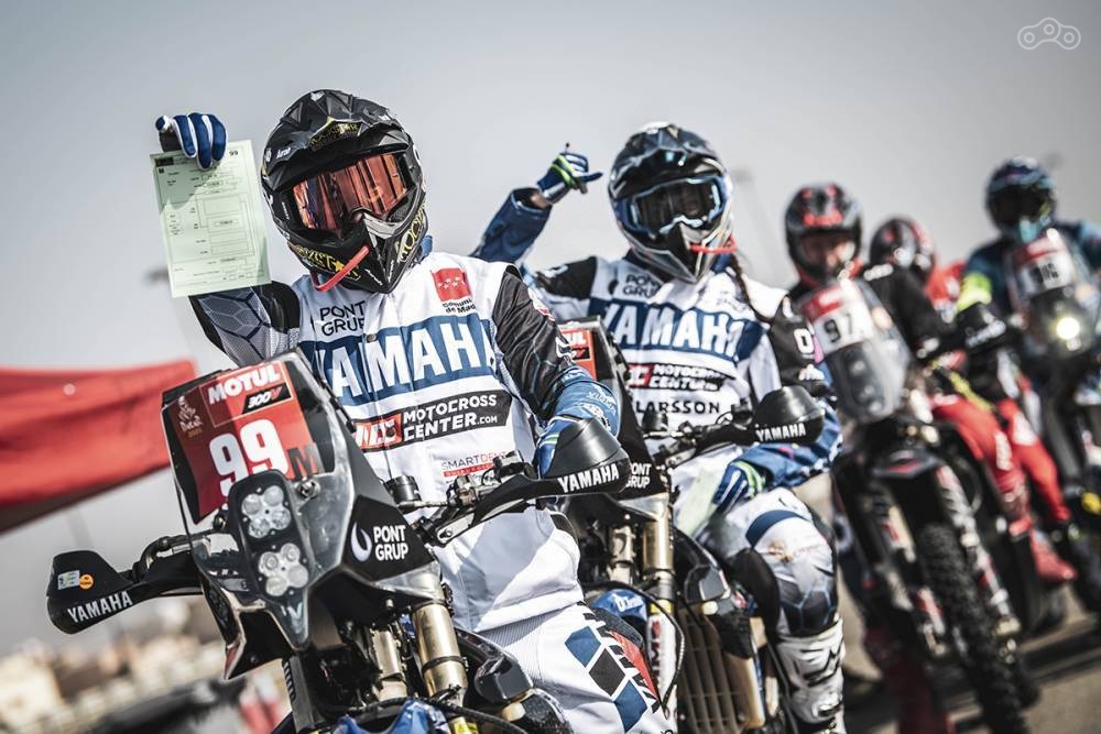 На переднем плане: Хавьер Вега Пуэрта