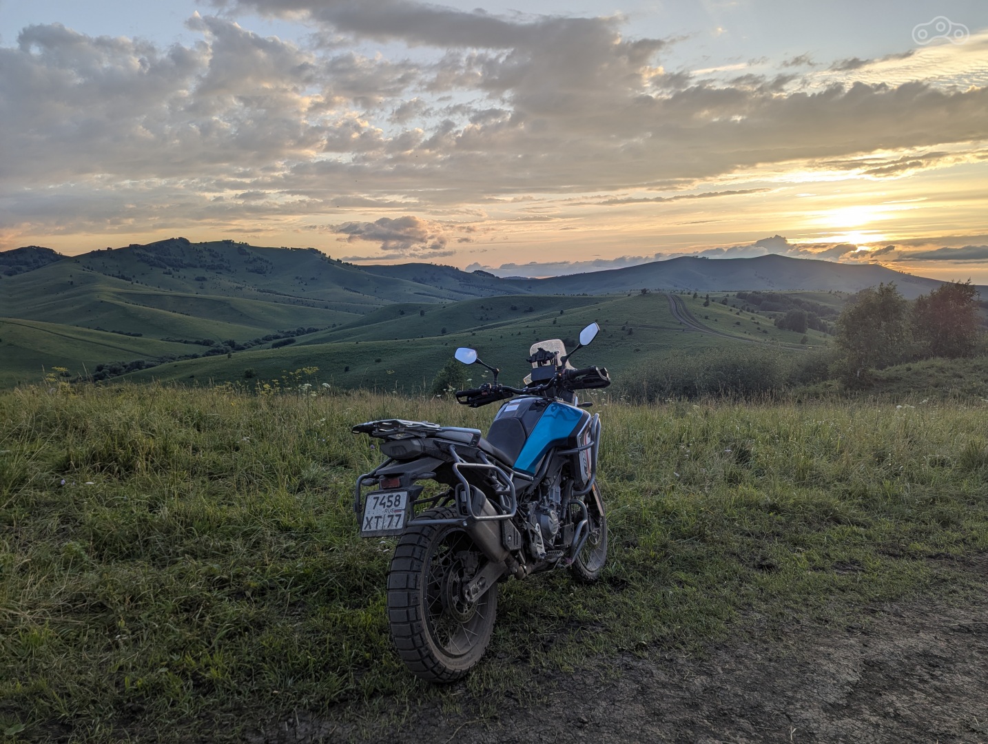 СФка, холмы и закат