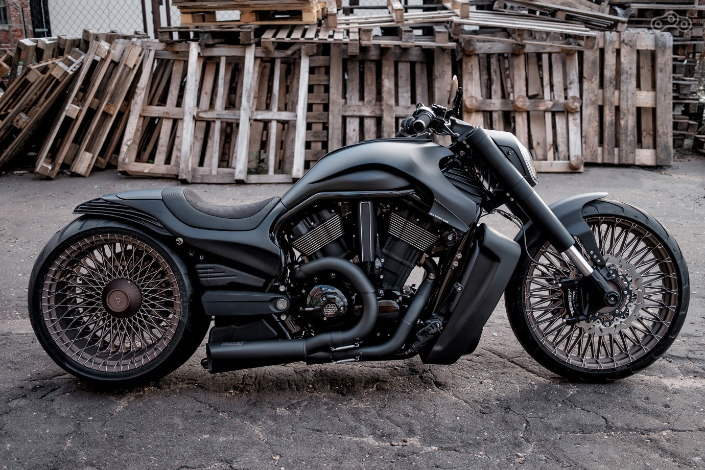 Custom на базе Harley-Davidson V-Rod от Box39