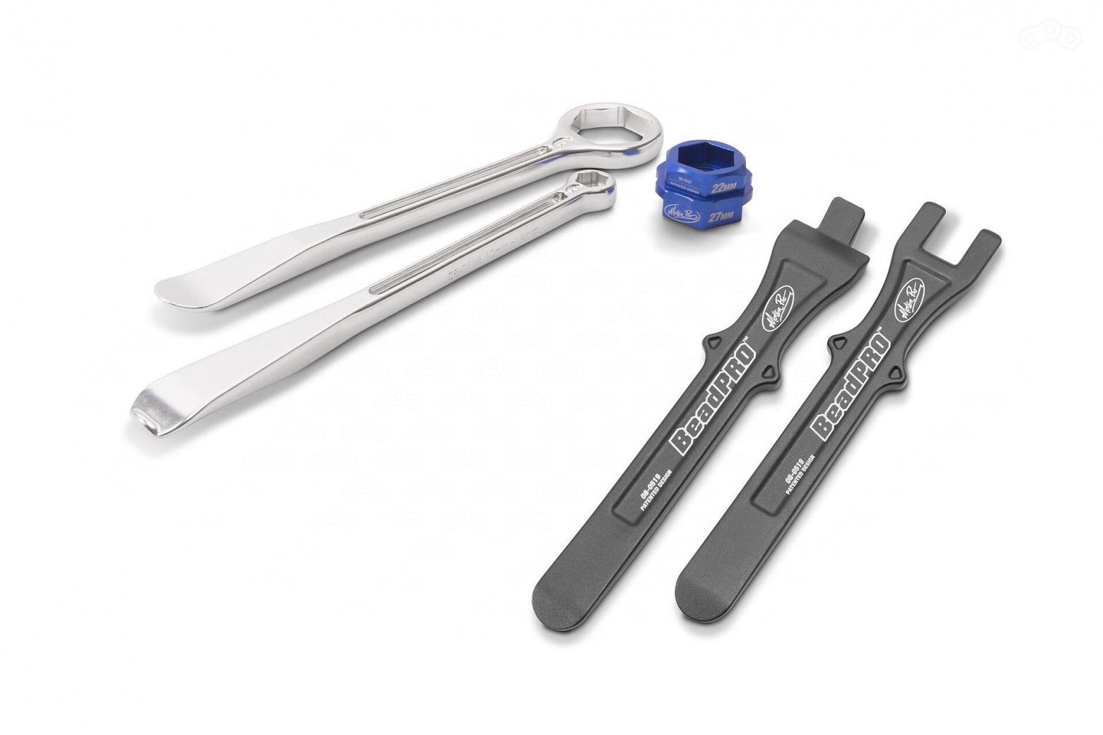 Лёгкие и универсальные комбинированные монтировки (второе и третье фото) идеальны для дорожного набора. Монтировки типа BeadPro (четвертое и пятое фото) — приятное дополнение, если есть место.