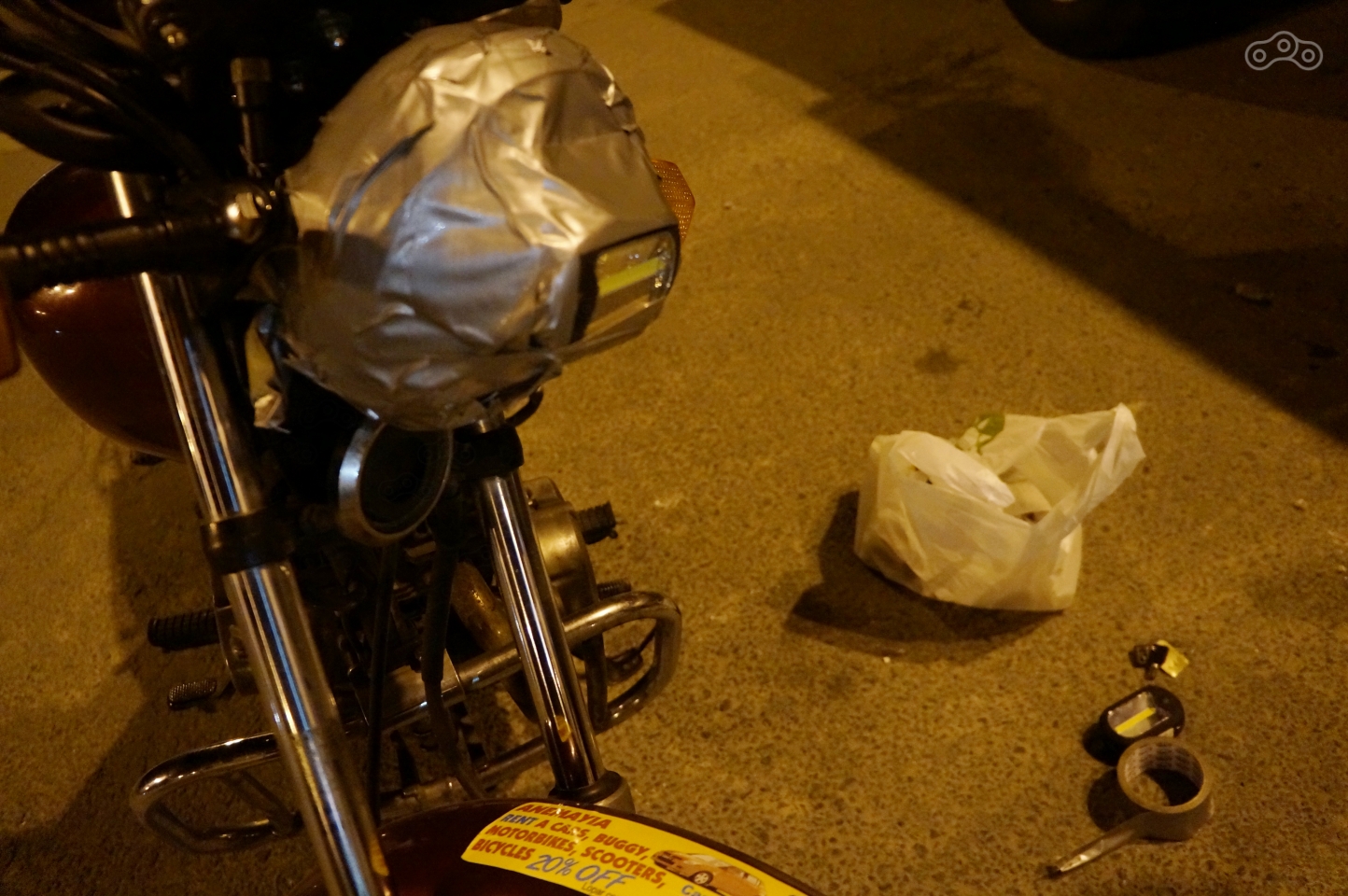 LED technology! Благодаря незаменимому армированному скотчу, Сибиха обзавелась модной светодиодовой фарой.