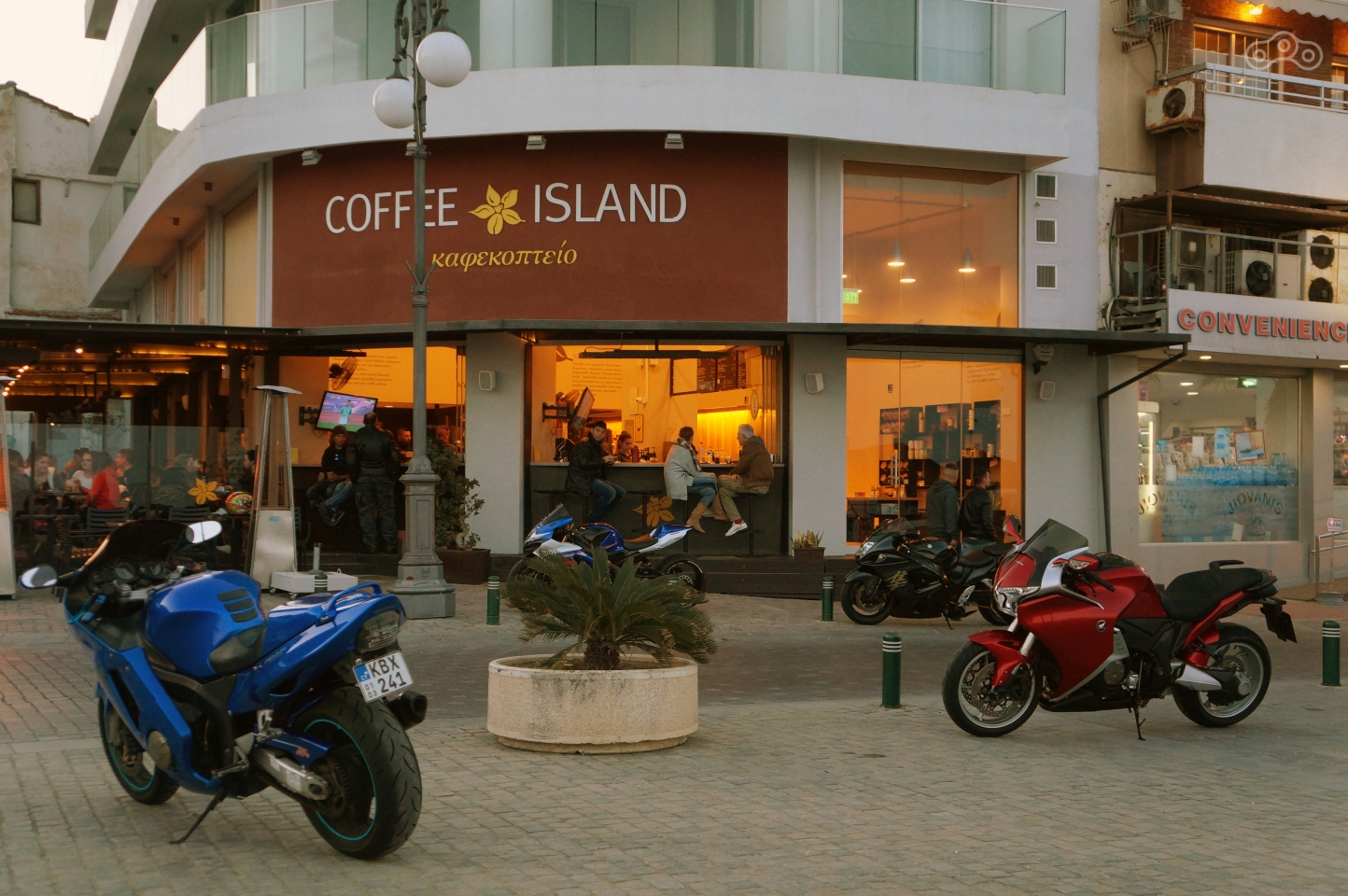 Вот на чём ездят среднестатистические киприоты