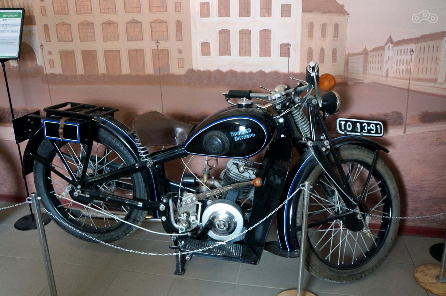 Л-300 «Красный Октябрь», сделанный на Ленинградском заводе – настоящая реликвия!