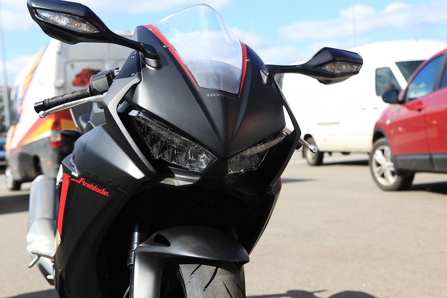 Вся оптика нового Фаерблейда, включая повортники в зеркалах - светодиодная