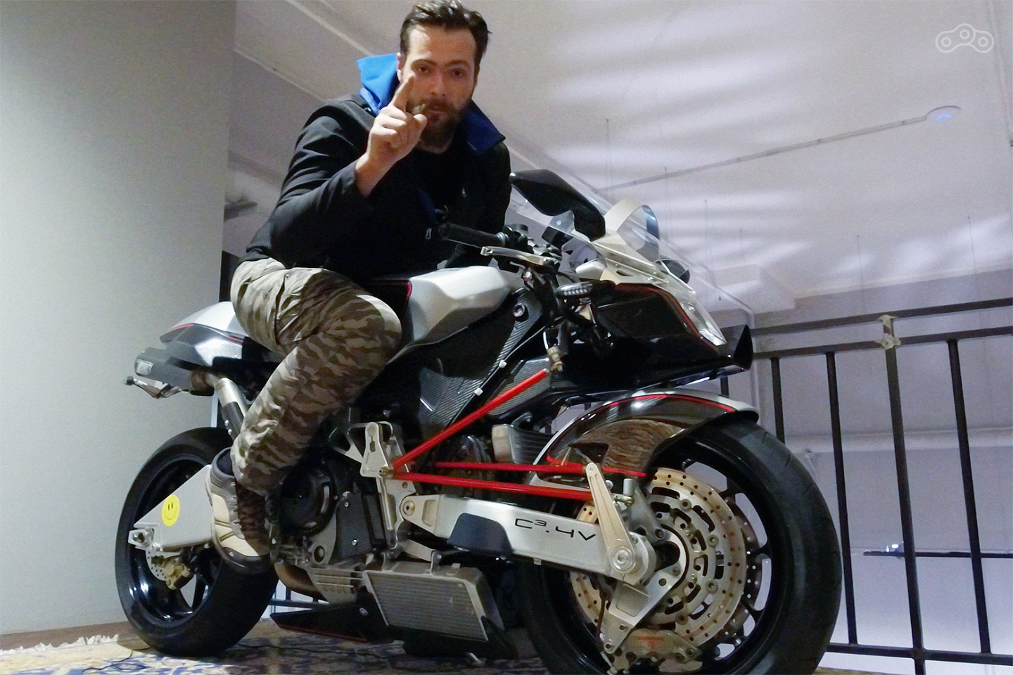 Vyrus – близкий родственник бимоты, отличающийся лишь нюансами