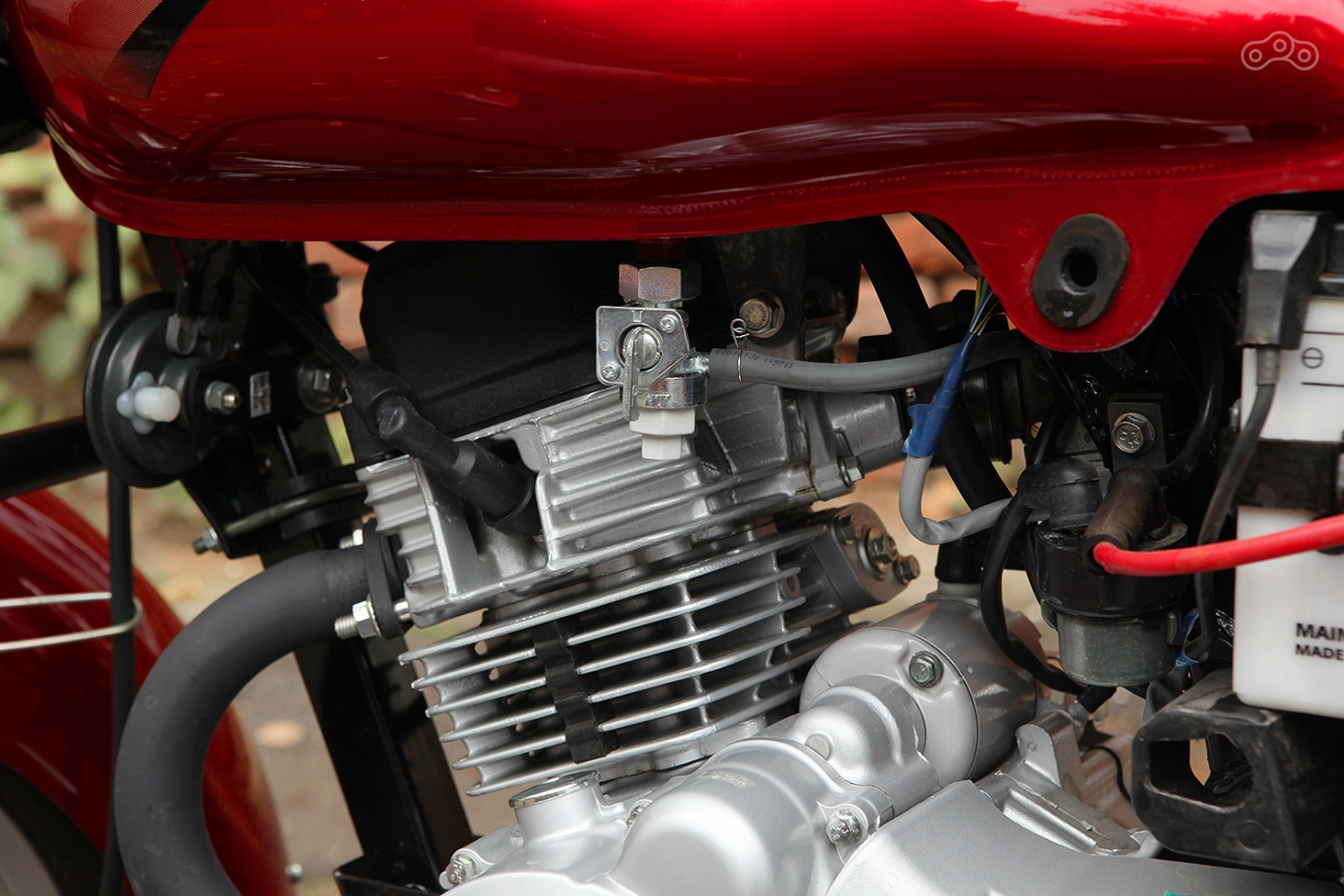 В качестве силового агрегата используется карбюраторная одностволка выдающая почти 9 л.с.