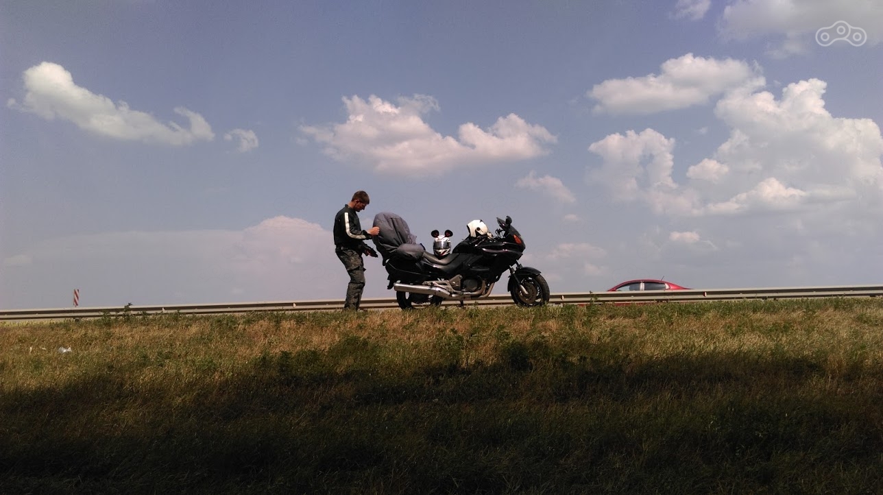 Передышка у мотоцикла