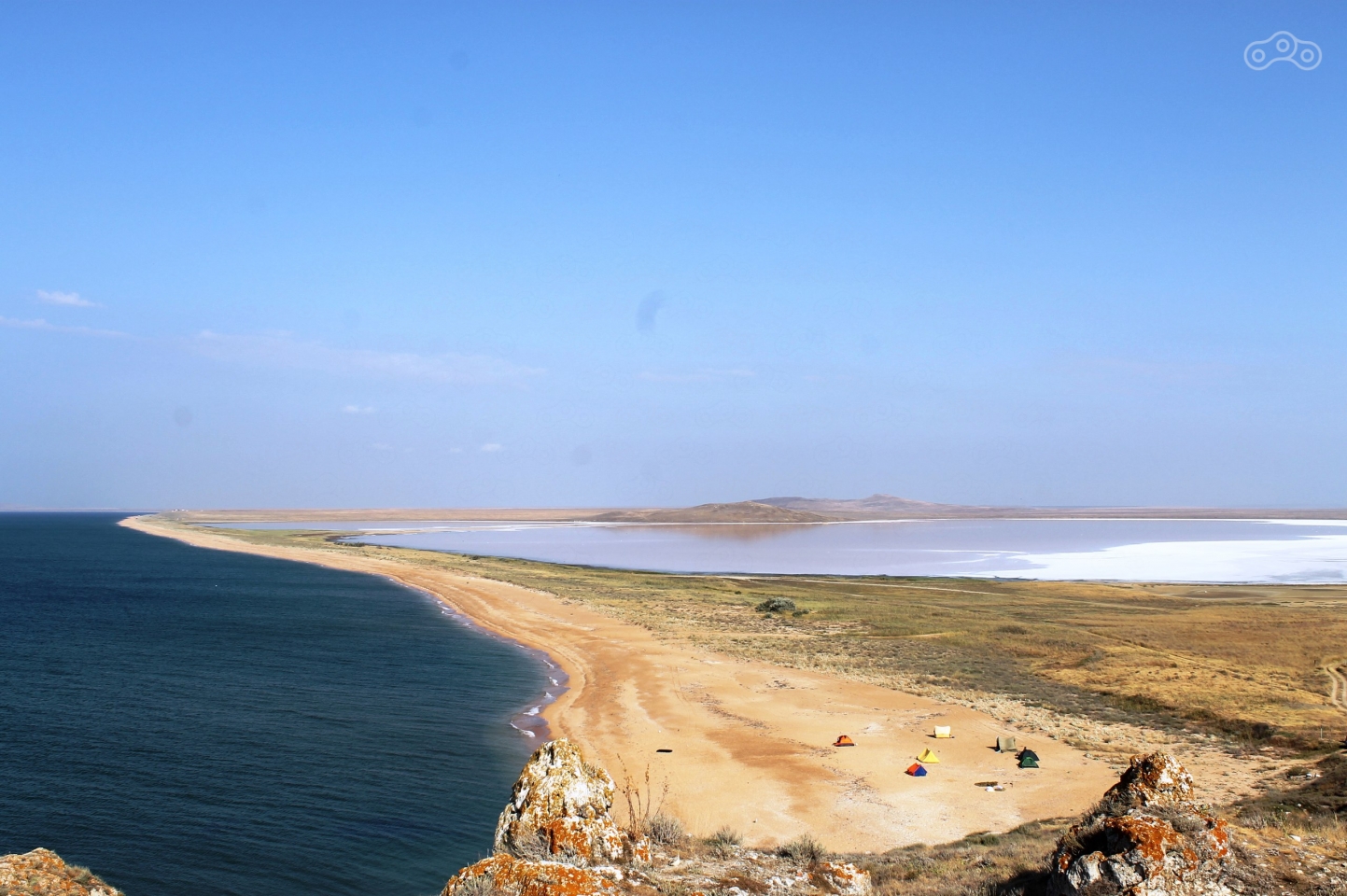 Море и озеро