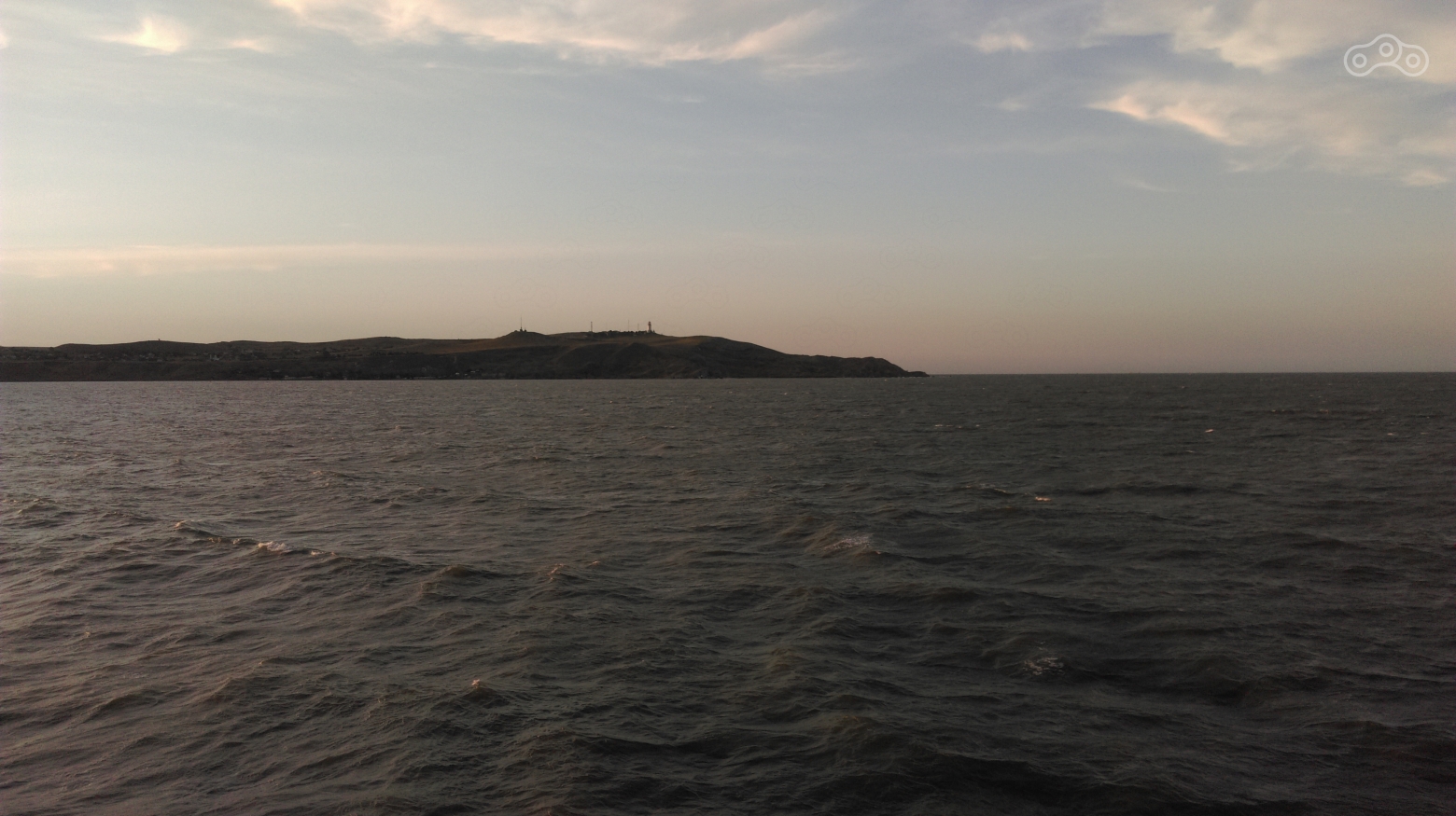 Вид на Еникальский маяк с керченской переправы