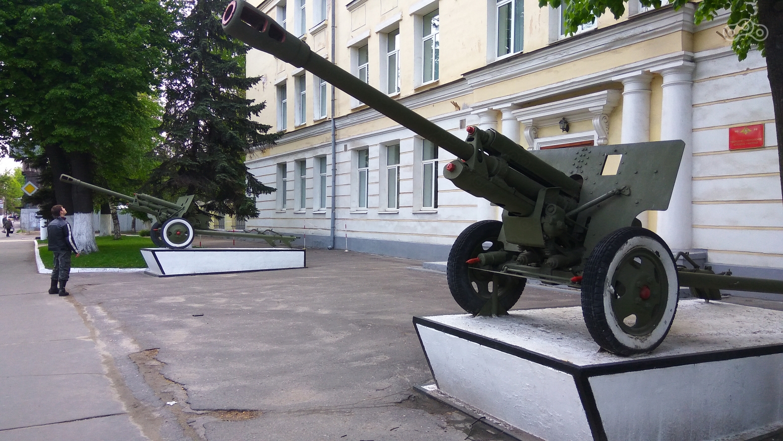 Главный вход в Тверское Суворовское училище. Тверь