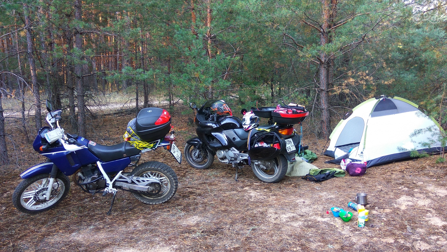 Сборы после ночевки. Где-то под селом Белогорье, Воронежская область