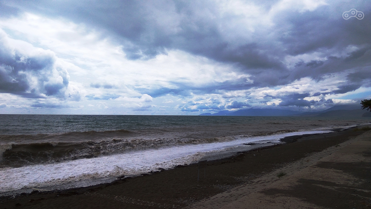 Погода начинает портиться. Веселовская бухта, Крым