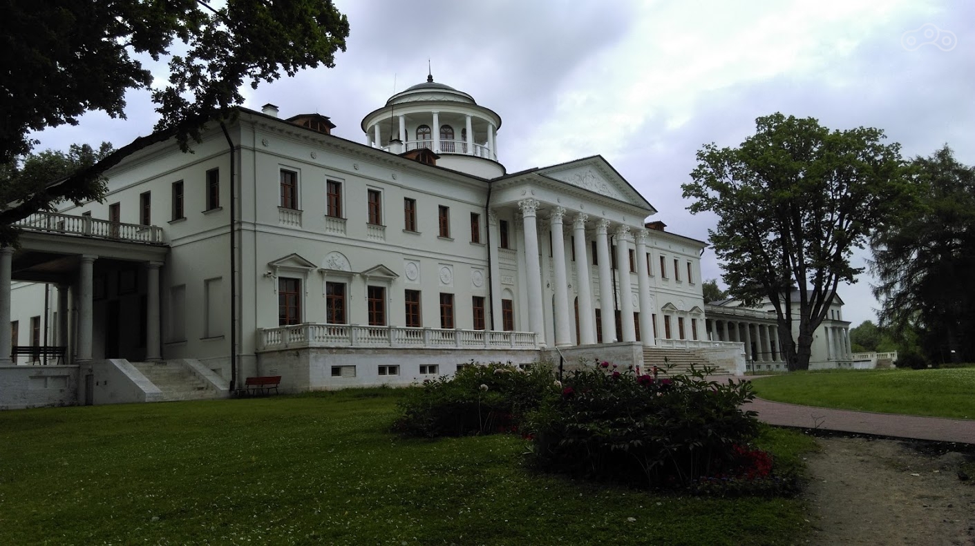 Главный усадебный дом в Остафьево