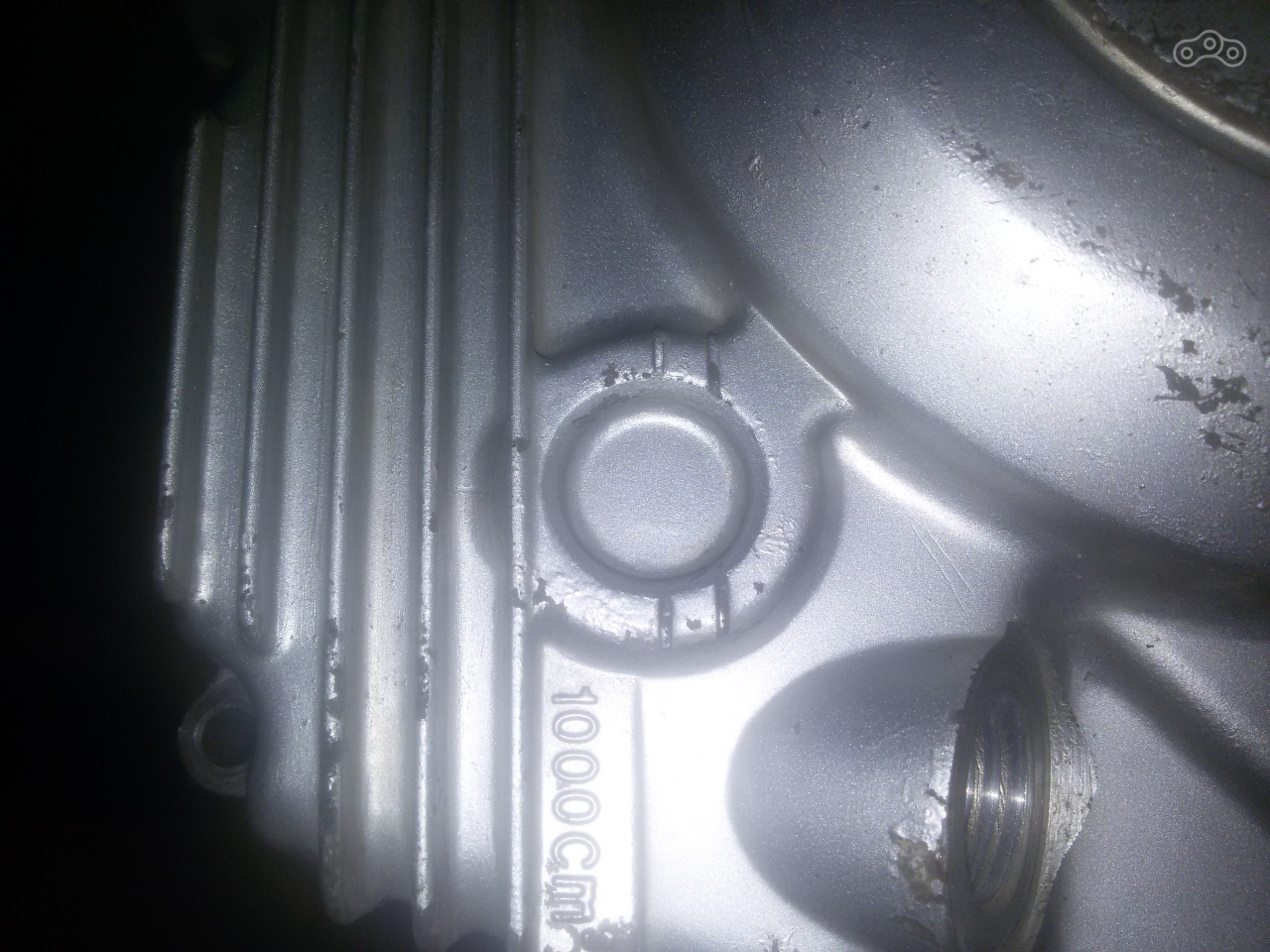 исходная крышка, вид спереди