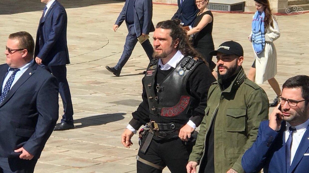 Александр Залдостанов и исполнитель Тимати на инаугурации В.В. Путина