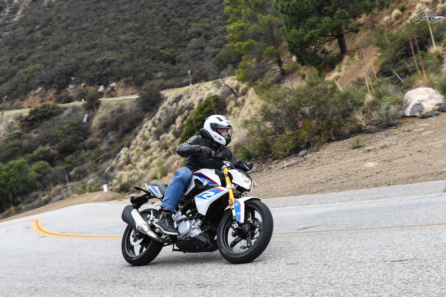 BMW G310R дает намного больше эмоций, чем можно ожидать от дорожной 300-ки.