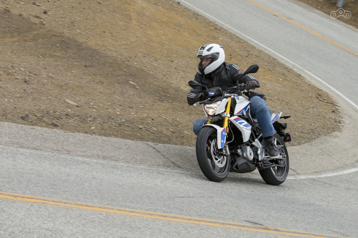 На серпантинах голливудских холмов с G310R поспорить сможет разве что 390 Duke