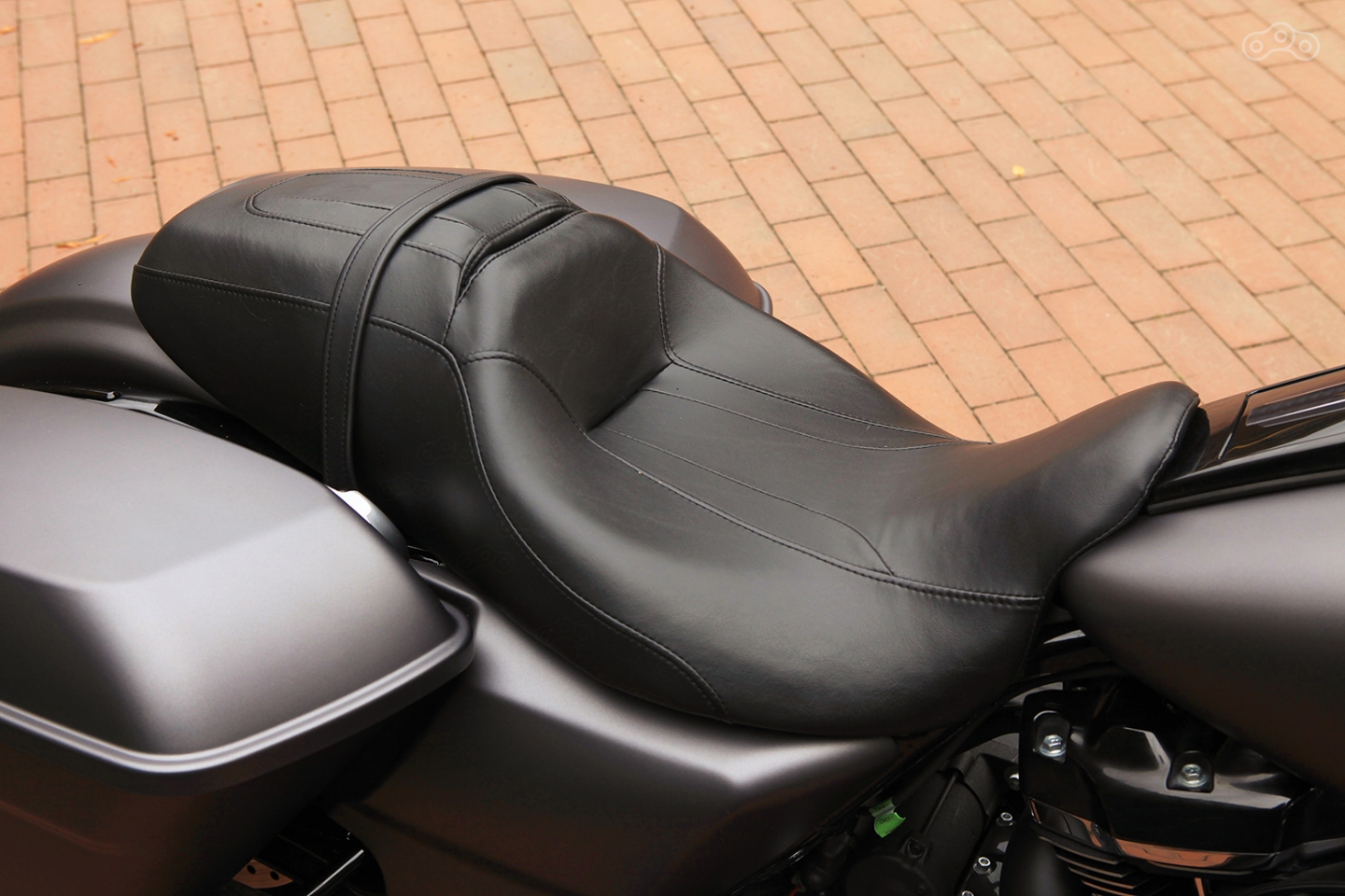 Настрой покорителя дорог может сбить лишь набравшее воду сиденье