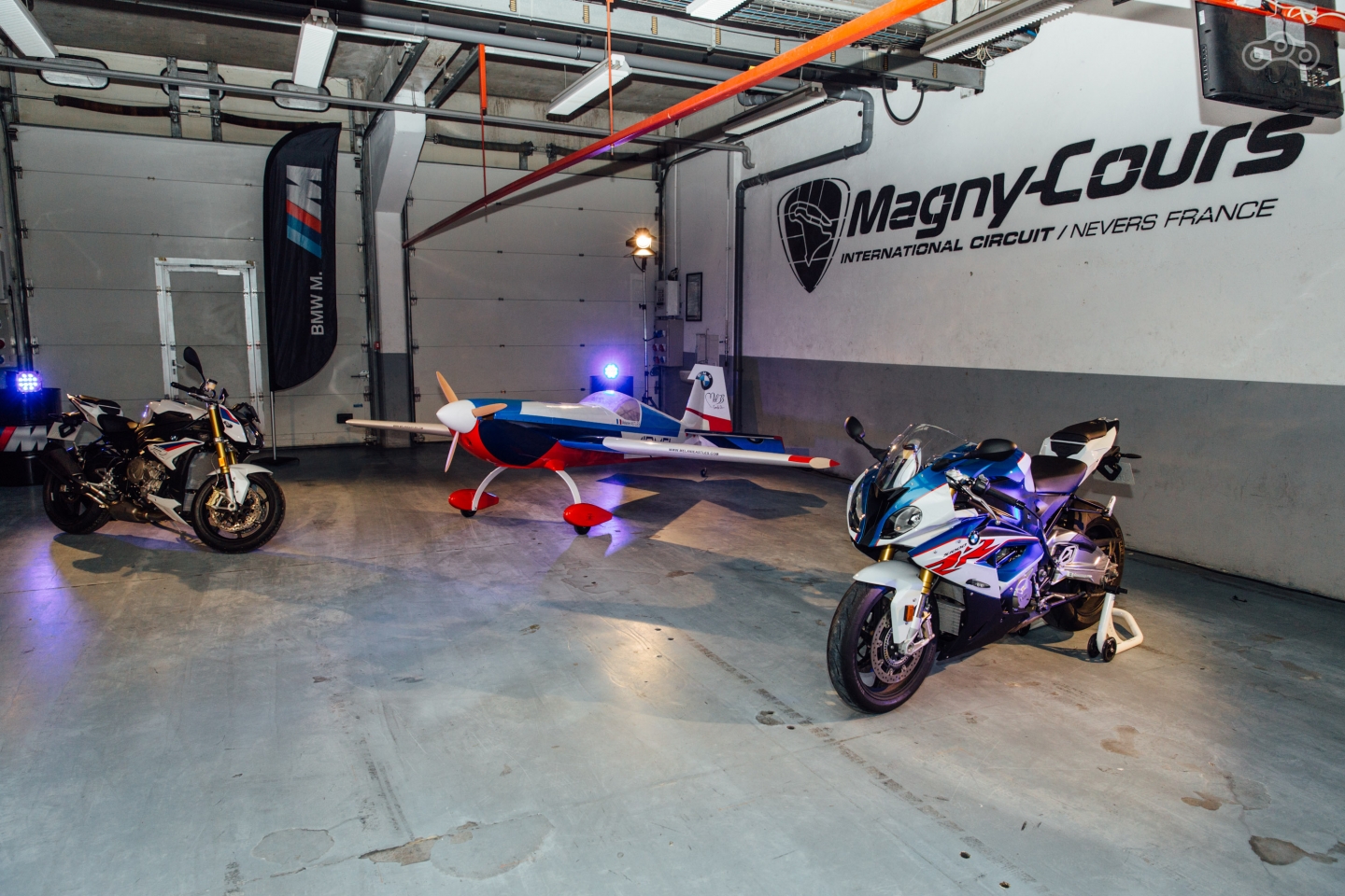 Презентация BMW M4 и S1000RR Magny-Cours 2017