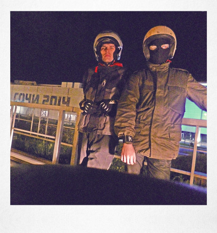 Проезжали Сочи. Его скоростные дороги с тоннелями и развязками, сверкающими ночными огнями - это нечто! Почувствовал себя, как в компьютерной игре.