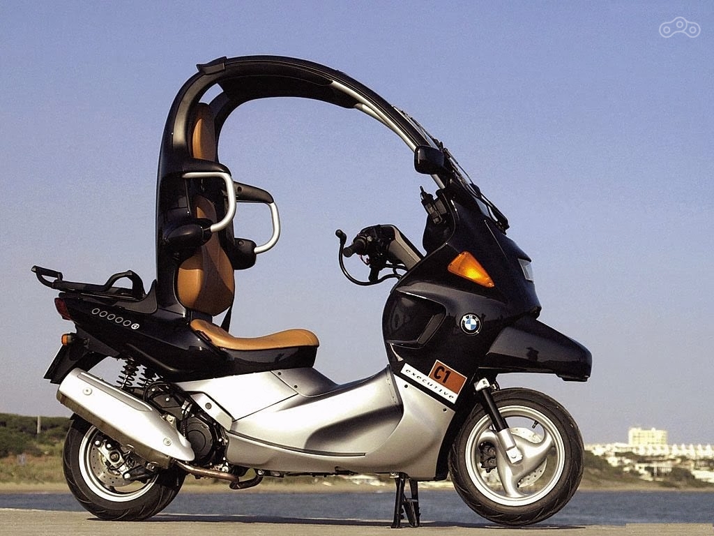 Скутер BMW C1 приводится в движение одноцилиндровым двигателем объёмом 199 см3