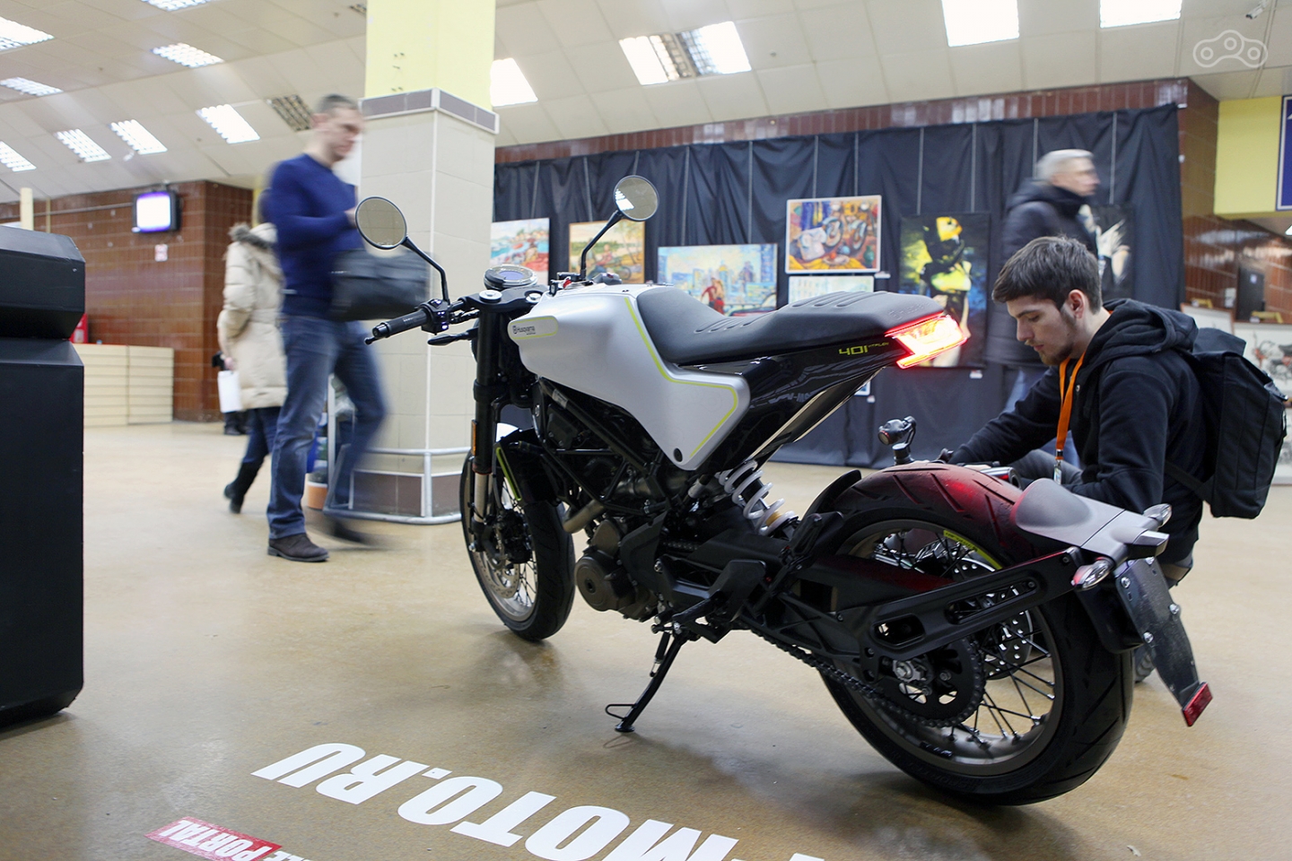 Vitpilen 401 - первая ласточка возвращения Husqvarna в сегмент городских байков