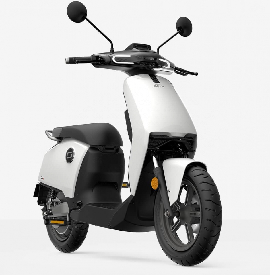 На одной зарядке электроскутер преодолевает до 120 км