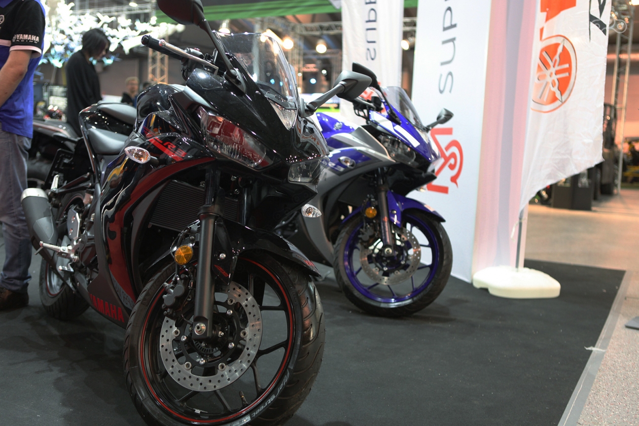 Новые мотоциклы Ямаха R3 на выставке Мотозима 2016