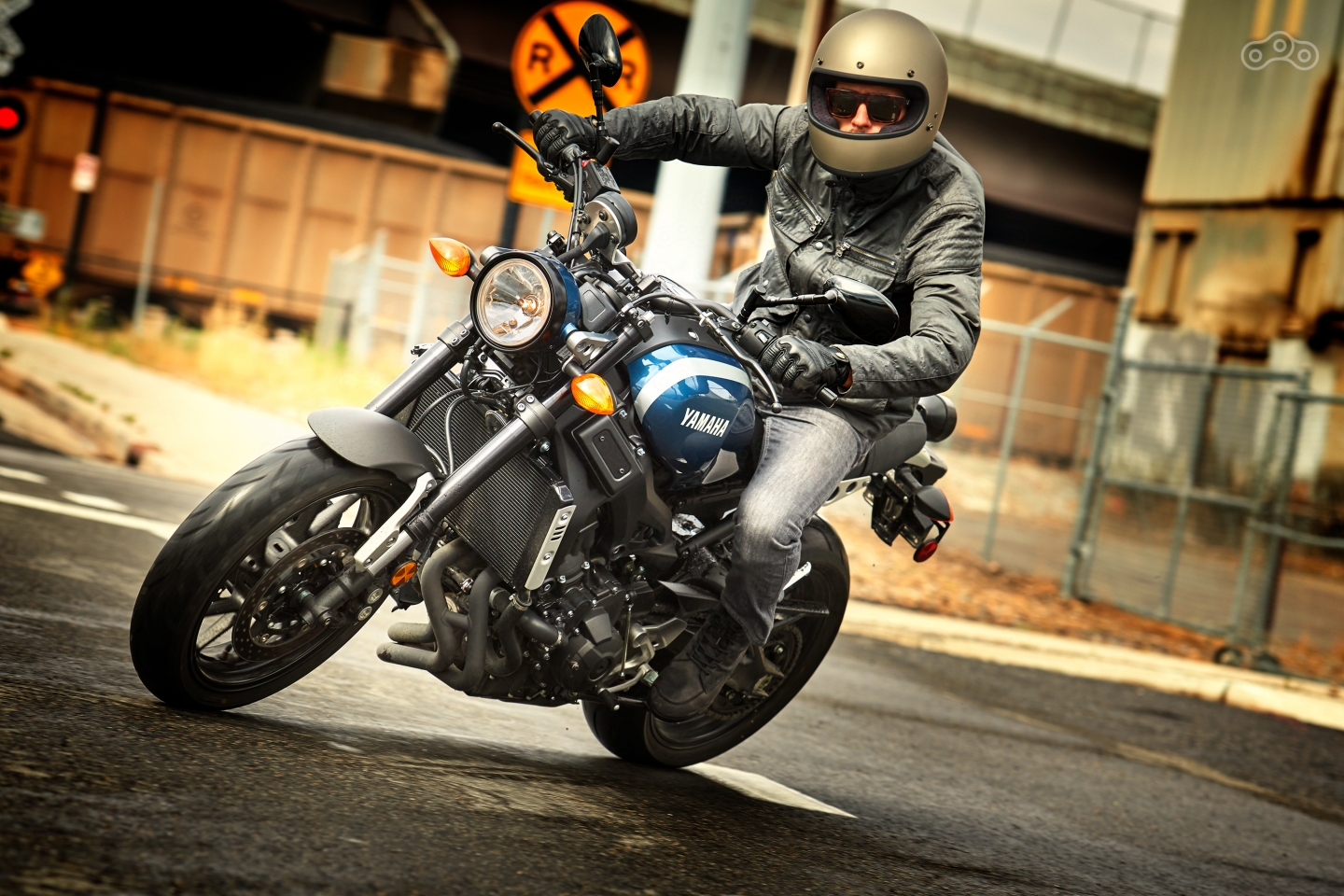 Мотоцикл Yamaha XSR900 2017