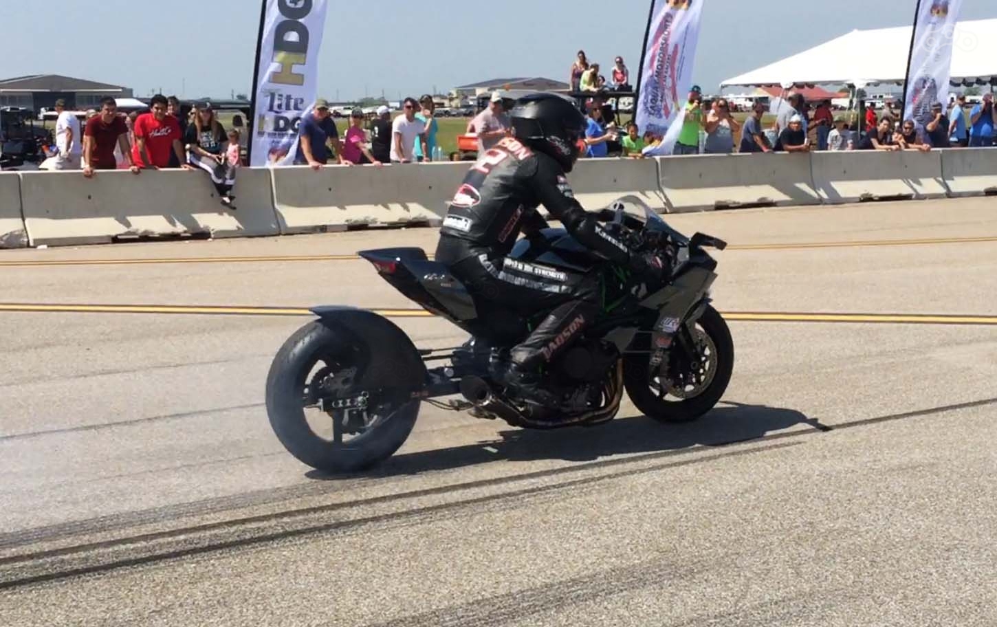 Новый рекорд скорости для гипербайка Kawasaki H2 составляет 368,7 км/ч