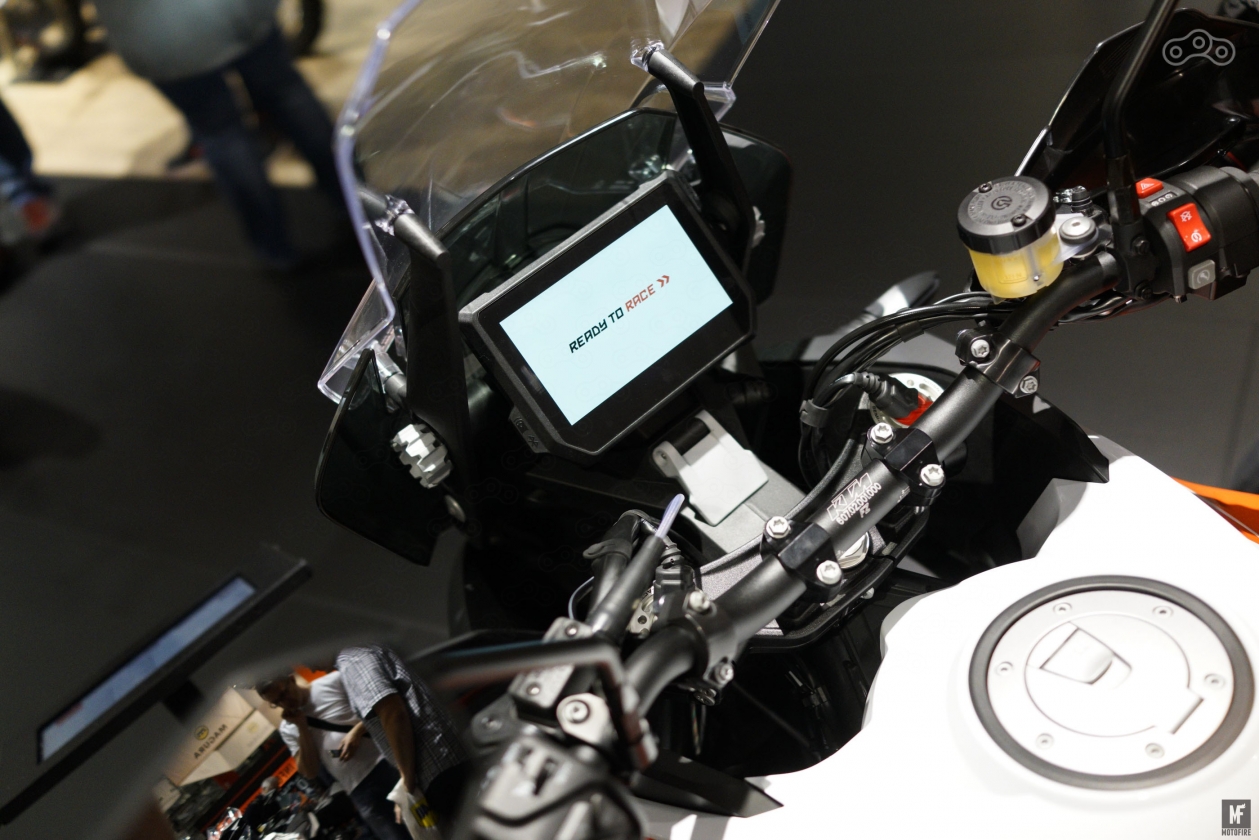 Новая цветная приборная панель будет устанавливаться на все «топовые» мотоциклы KTM с 2017 года