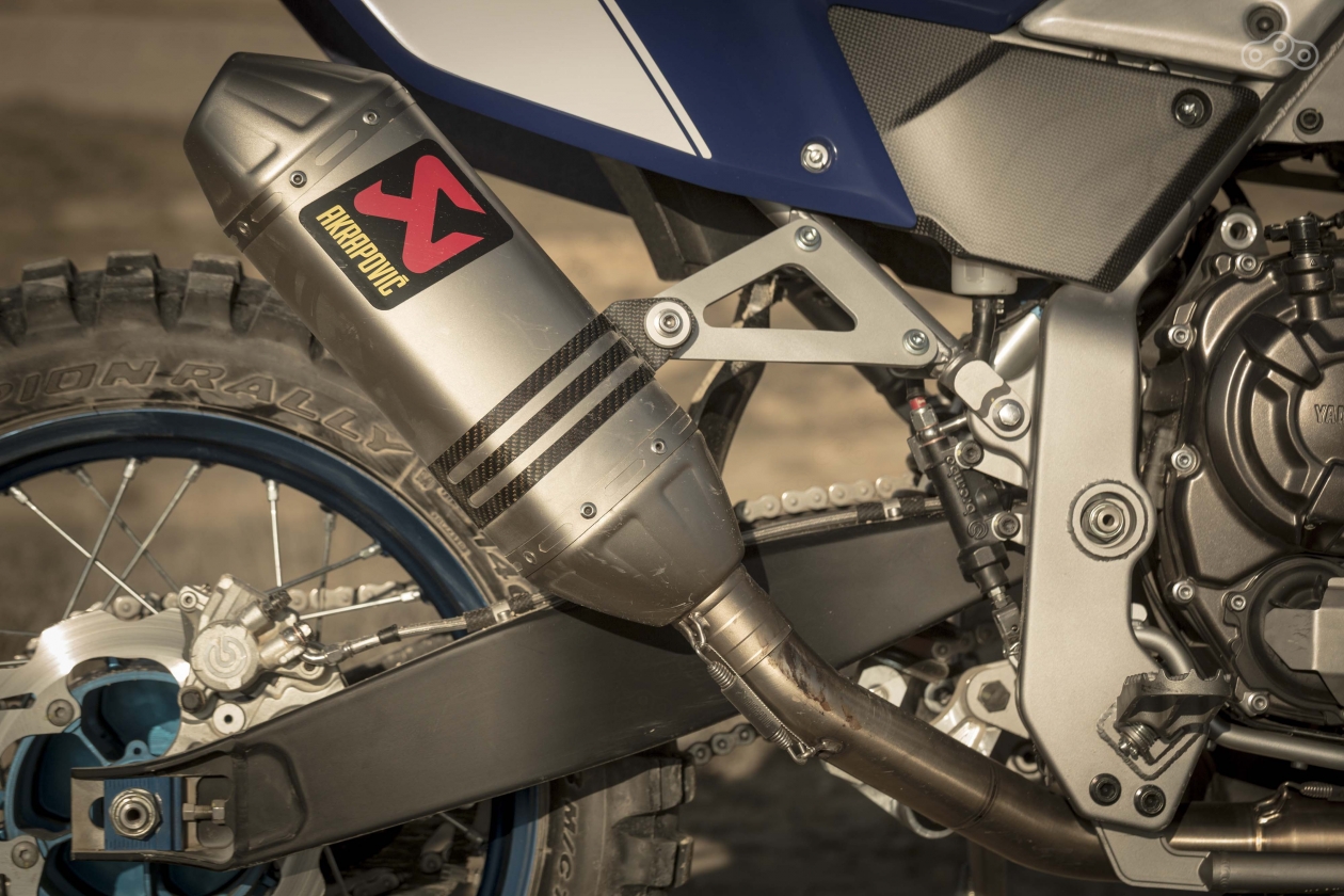 Выхлопная система Akrapovič, созданная специально для концепт-байка Yamaha T7 Tenere