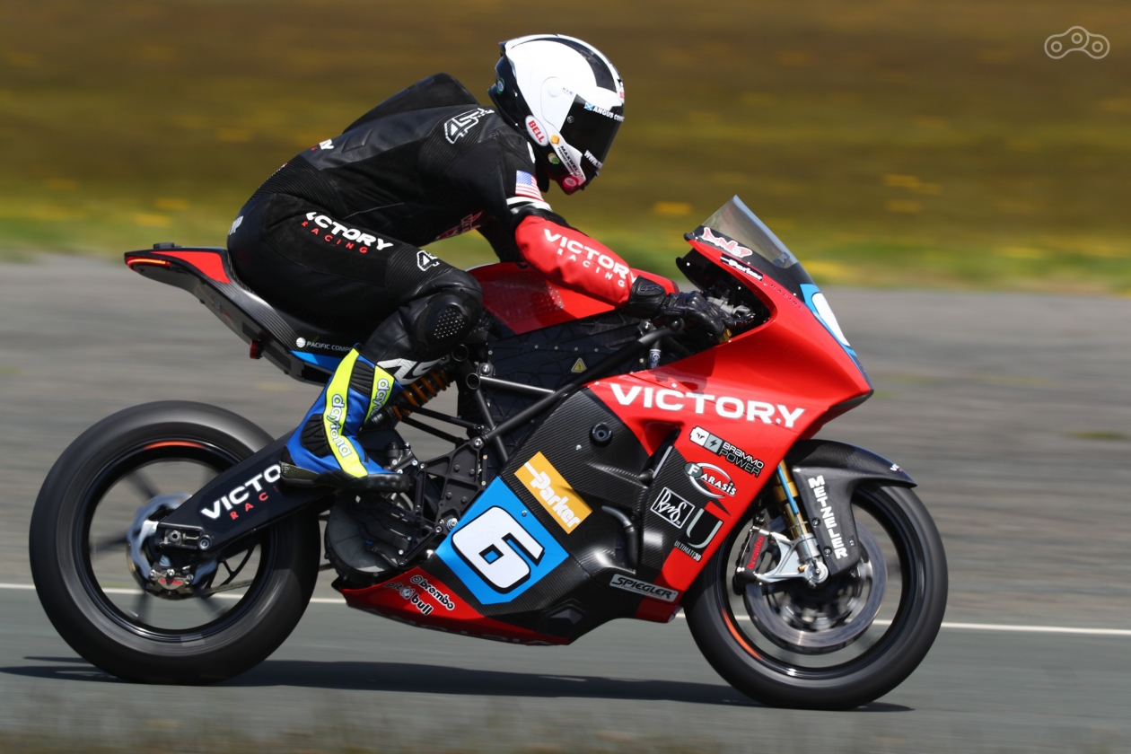 Электроцикл Victory RR, участвовавший в гонках Tourist Trophy 2016