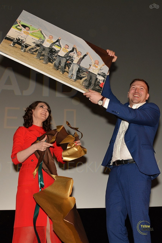 Павел Кобяк на сцене кинотеатра «Аврора»