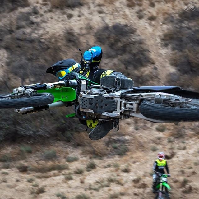 Кайл увлекается мотокроссом довольно давно и постоянно принимает участие в различных внедорожных мероприятиях