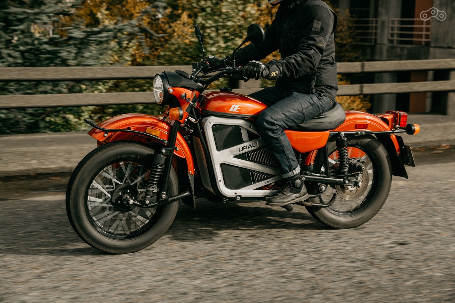 Масса электробайка по сравнению с мотоциклом выросла почти на 20%