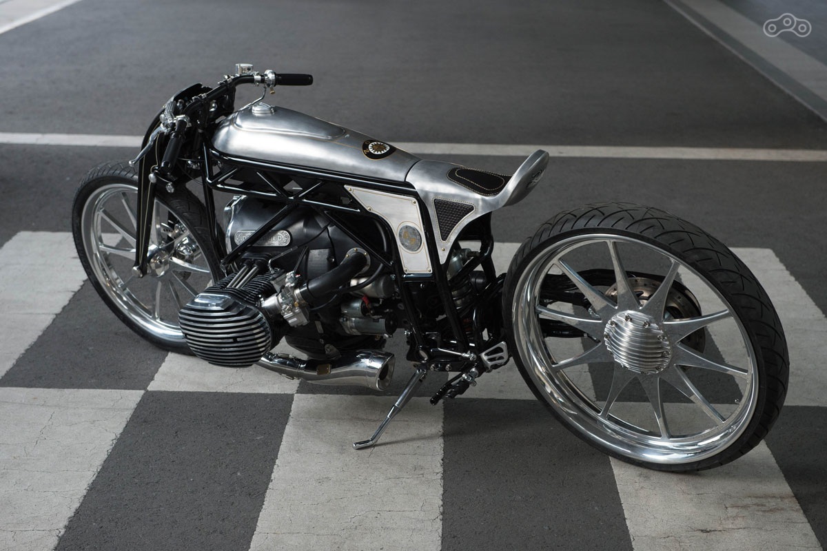 Большая часть элементов байка изготовлена из алюминия