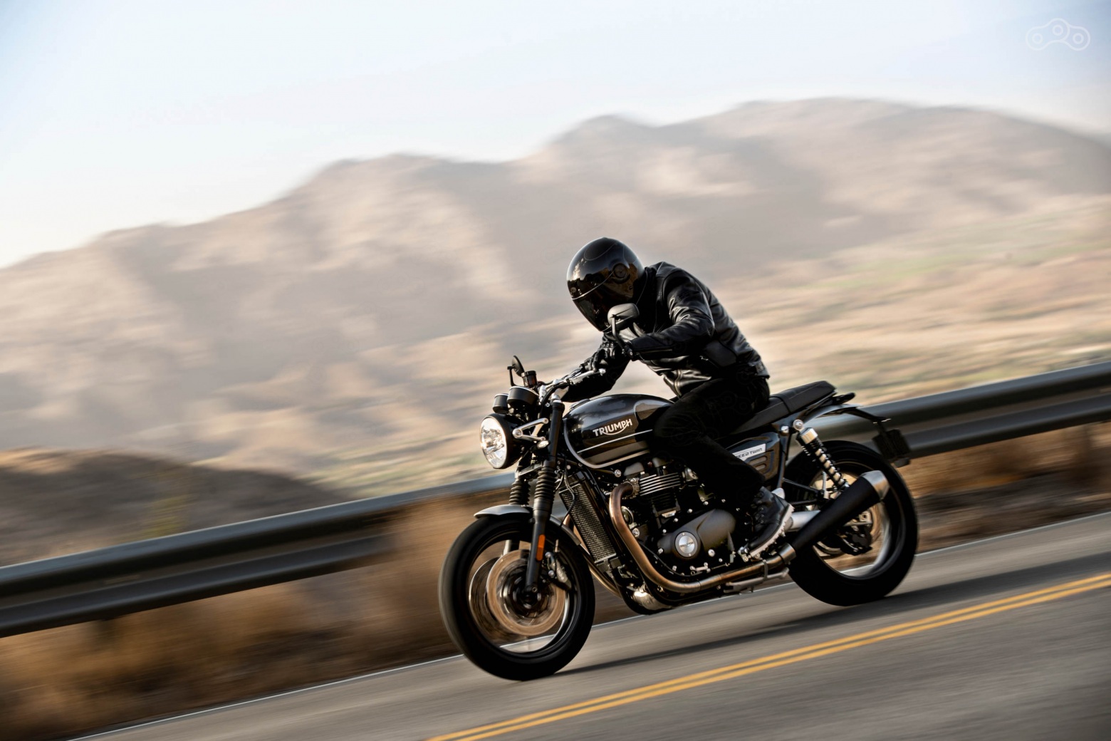 Speed Twin легче и мощнее соплатформенных моделей Triumph