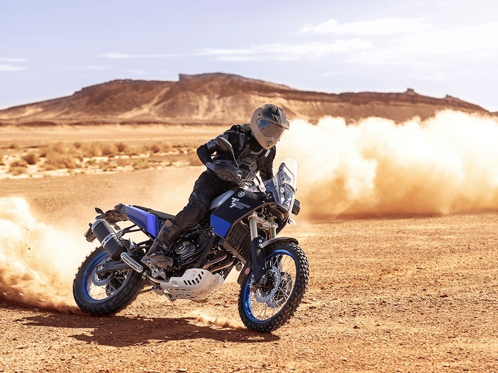 Только отключаемая система ABS и монохромная приборная панель, только хардкор.