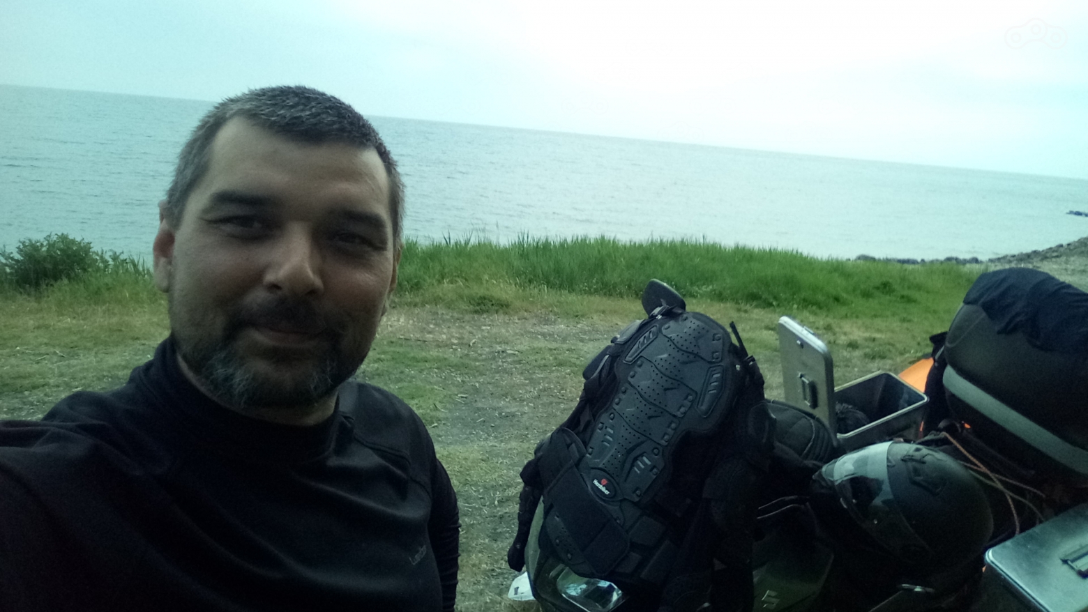 Распаковываю багаж.