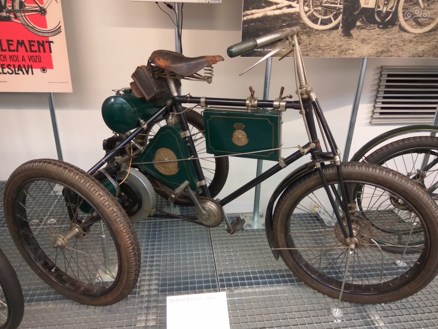 De Dion-Bouton 1900 (0,25 литра, 1,75л.с. максималка 60км/ч, вес 94)