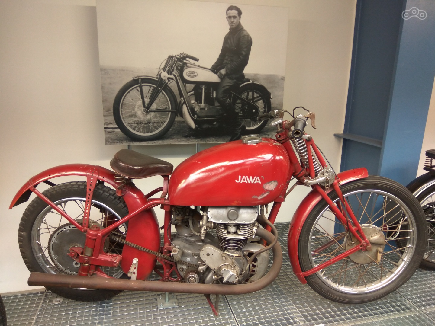Jawa 350 DOHC 1939 (0,35 литра, 47л.с. макс. 180км/ч, вес 130)