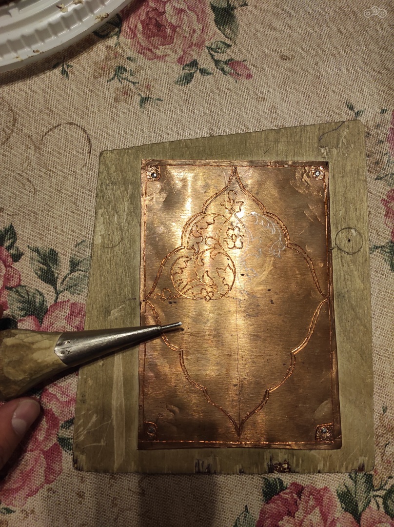 Вот с такого начинали школьники на трудах. Резка по меди.