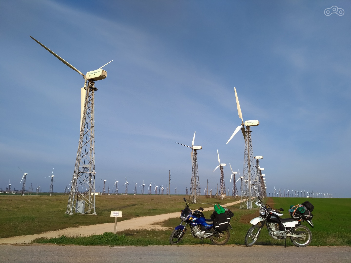 объезжаем донузлав, тут много ветряков